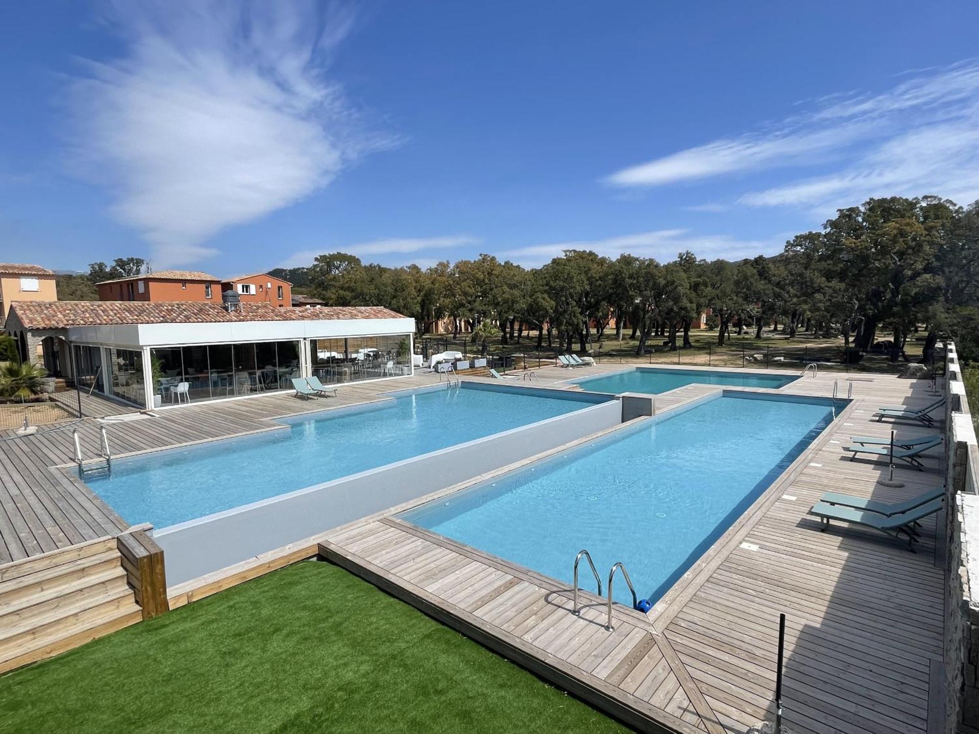 Residence Hoteliere Les Hameaux De Saint Cyprien Appartement 2 Chambres Lecci Exterior photo