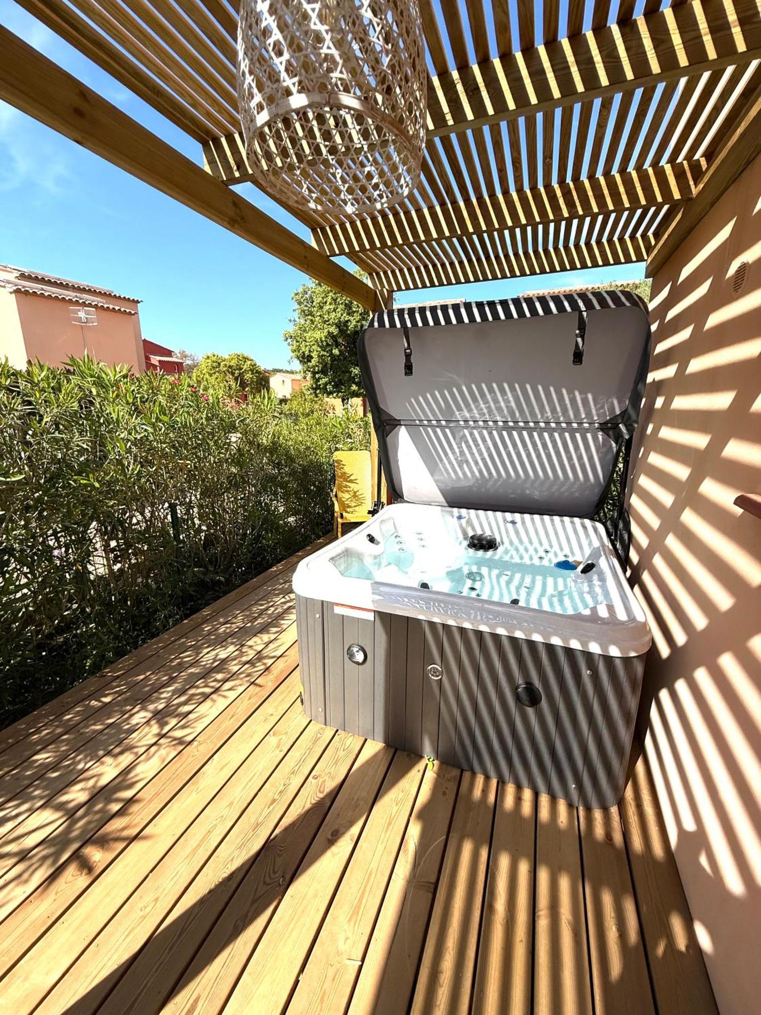 Residence Hoteliere Les Hameaux De Saint Cyprien Appartement 2 Chambres Lecci Exterior photo